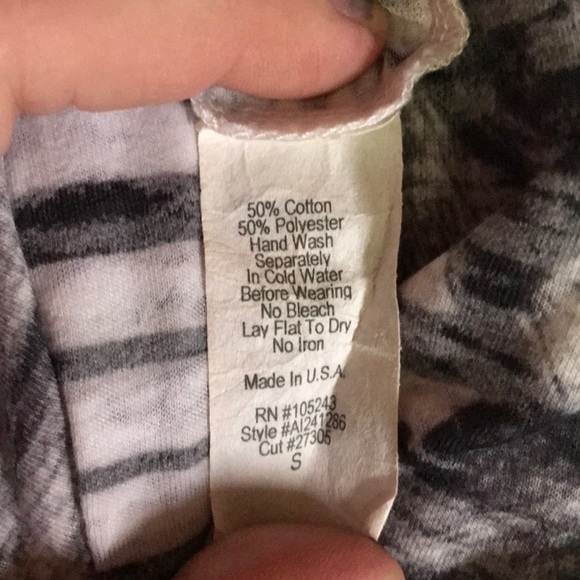 Hip Happening in the Present tank top - Picture 5 of 5